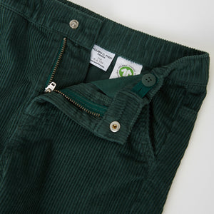 Cotton Kids Green Corduroy Trousers from the Polarn O. Pyret kids collection. Made using 100% GOTS Organic Cotton