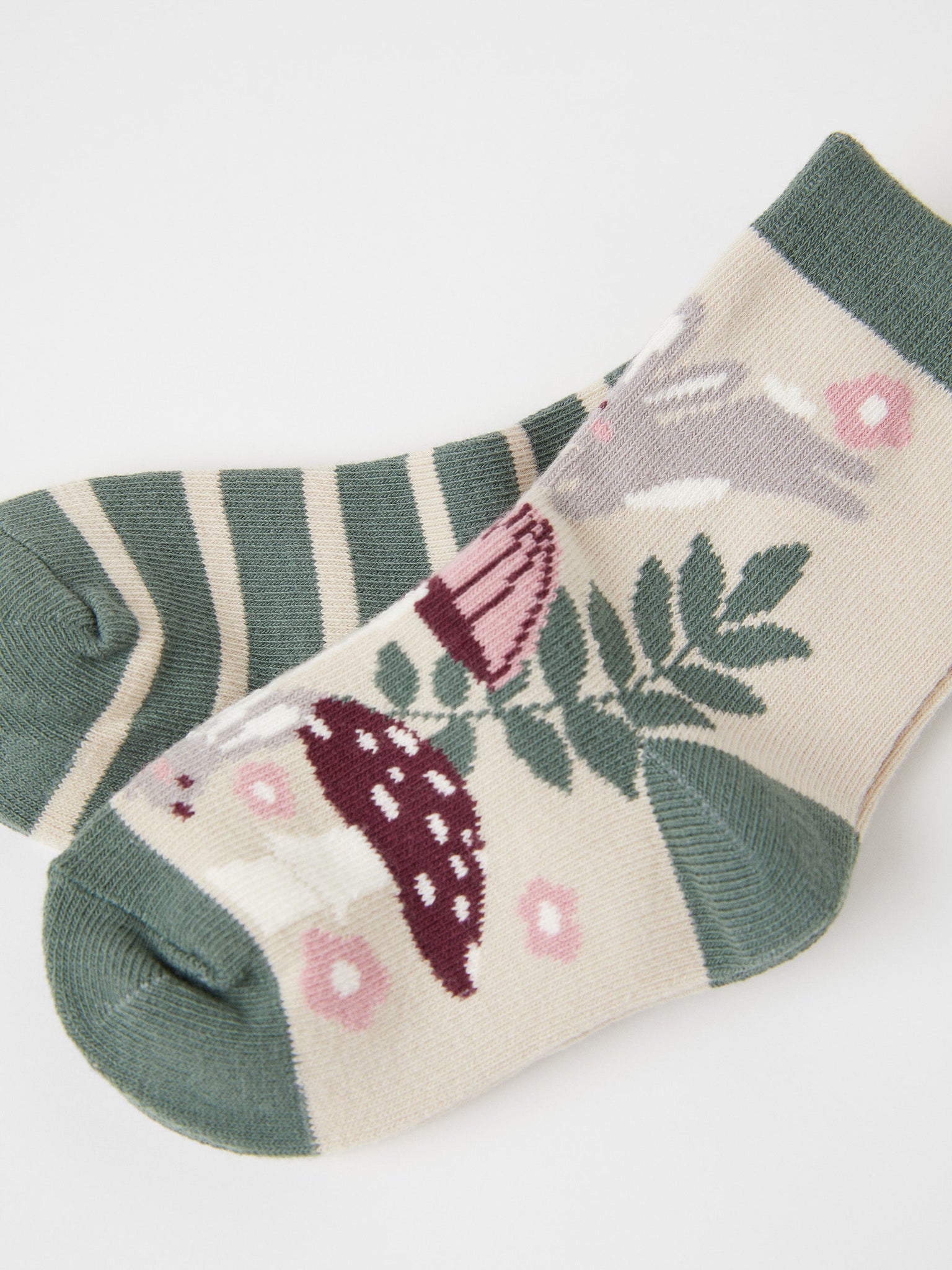 Organic Cotton Kids Socks Multipack from the Polarn O. Pyret kids collection. Clothes made using sustainably sourced materials.