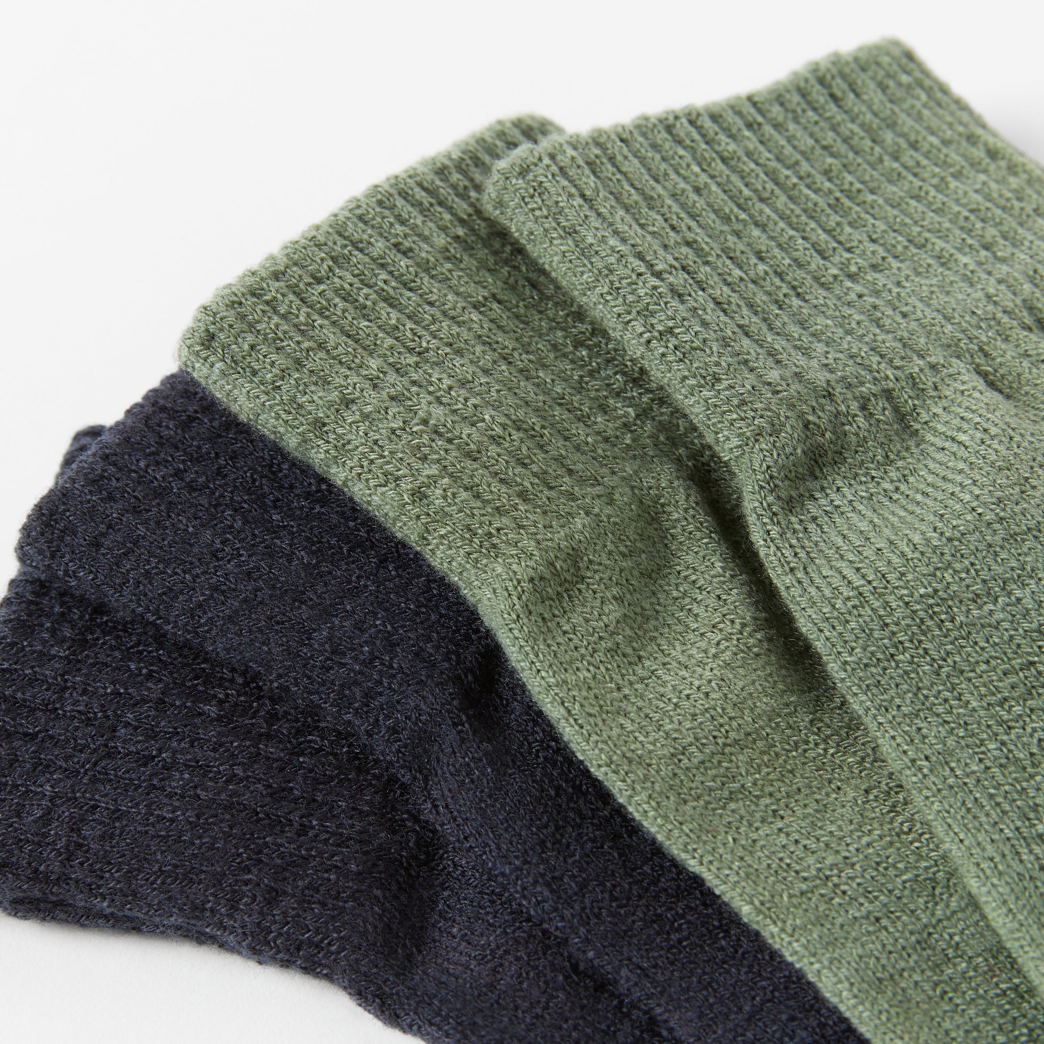Green Magic Kids Gloves Multipack from the Polarn O. Pyret kidswear collection. Made from sustainable sources.