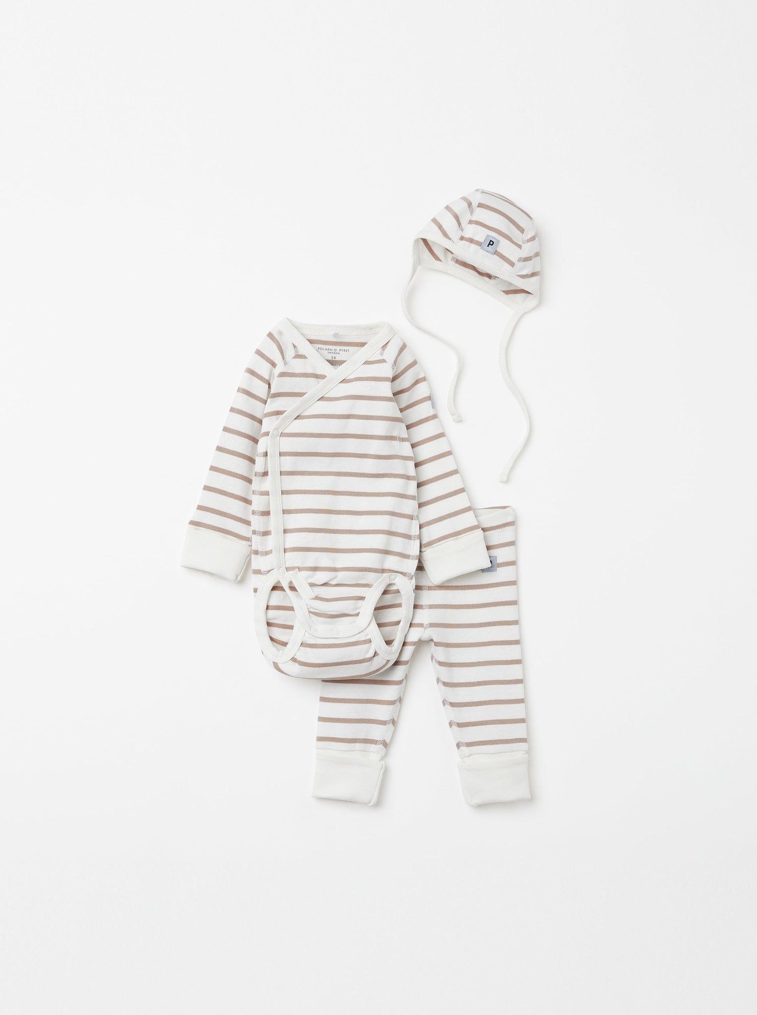 Organic Cotton Newborn Baby Giftset from the Polarn O. Pyret Kidswear collection. Clothes made using sustainably sourced materials.