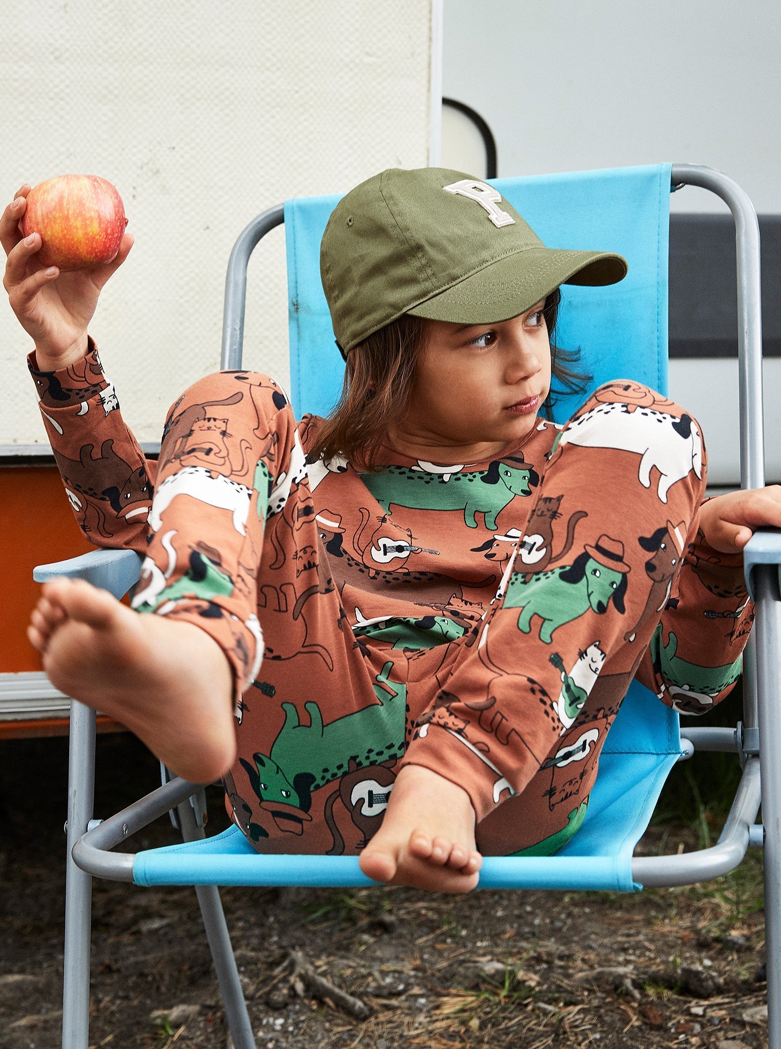 Organic Cotton Dog Print Kids Leggings from the Polarn O. Pyret Kidswear collection. Nordic kids clothes made from sustainable sources.