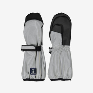 Grey Reflective Waterproof Kids Gloves from the Polarn O. Pyret kidswear collection. The best ethical kids outerwear.