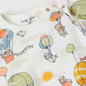Balloon Organic Cotton White Babygrow from the Polarn O. Pyret babywear collection. Nordic baby clothes made from sustainable sources.