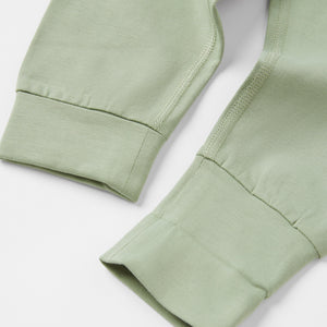 Organic Cotton Green Baby Leggings from the Polarn O. Pyret babywear collection. Nordic kids clothes made from sustainable sources.