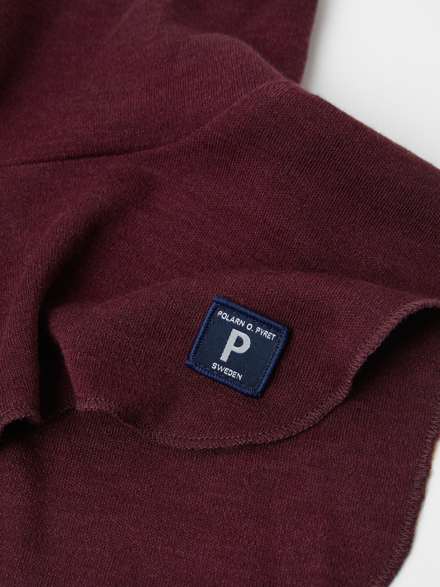 Merino Wool Burgundy Kids Neck Warmer from the Polarn O. Pyret outerwear collection. Quality kids clothing made to last.