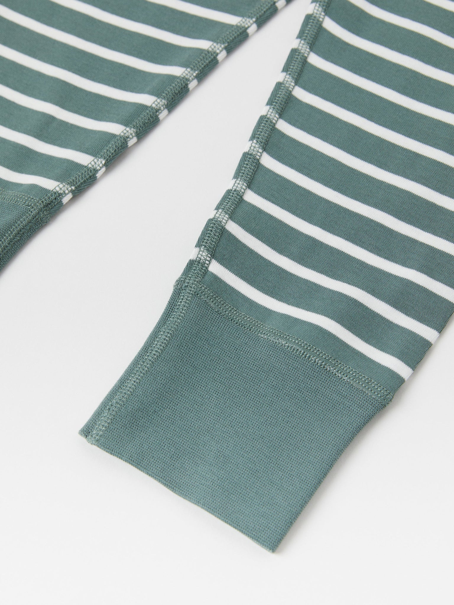 Organic Cotton Green Kids Leggings from the Polarn O. Pyret kidswear collection. Clothes made using sustainably sourced materials.